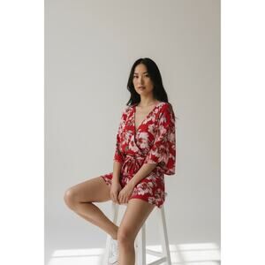 NWOT Aura Red Floral Wrap Romper Women’s Large V Neck Tie Waist Shorts, Large